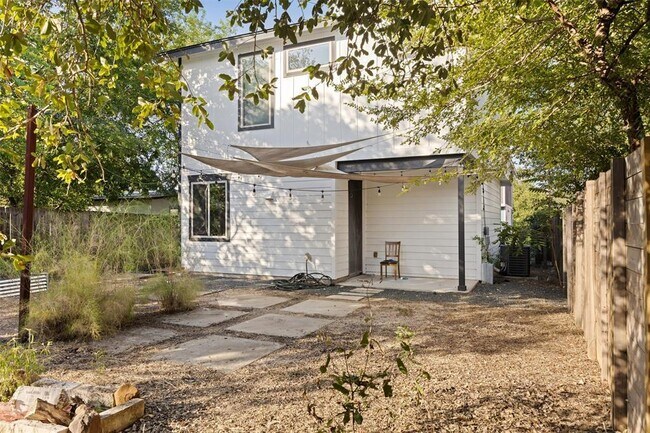 Building Photo - 5007 Delores Ave