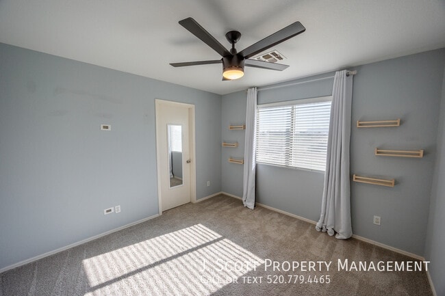 Building Photo - 12209 W Washington St