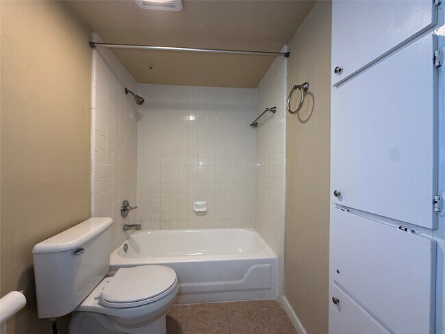 Building Photo - 2250 Bering Dr