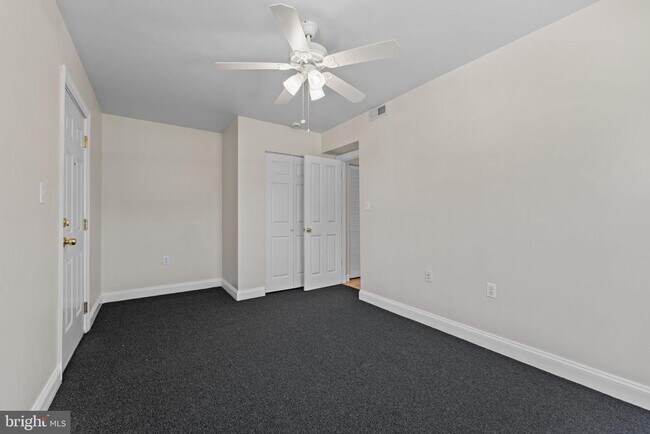 Building Photo - 217 19th St NE