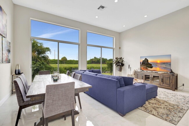 Building Photo - 10891 Fairmont Village Dr