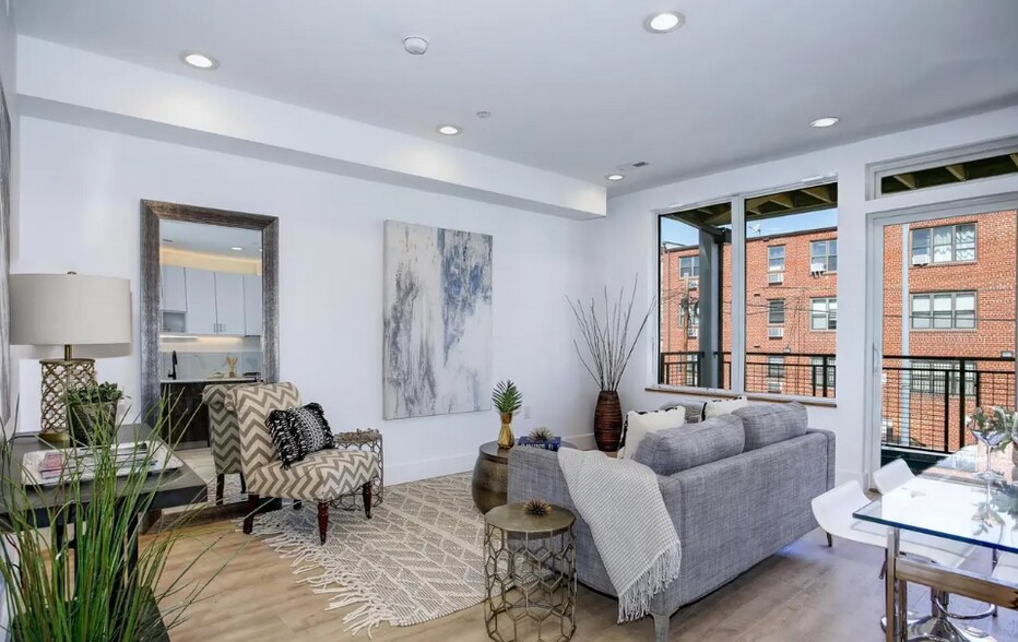 Building Photo - 1435 Clifton St NW