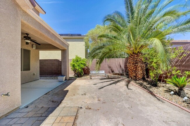 Building Photo - 3 Bedroom in Madeira Canyon!