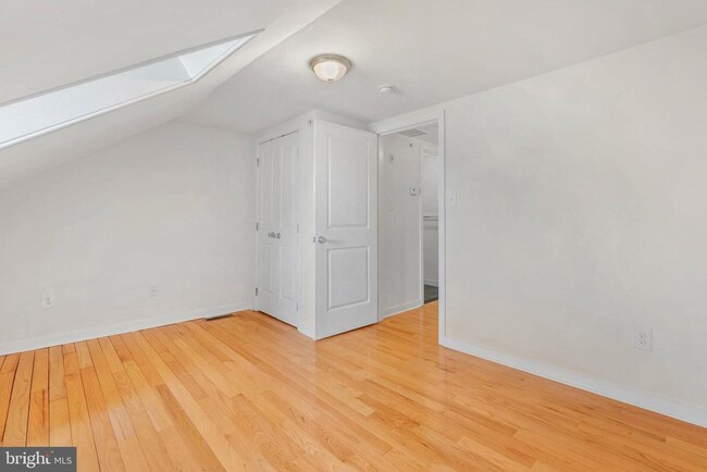 Building Photo - 520 S 4th St