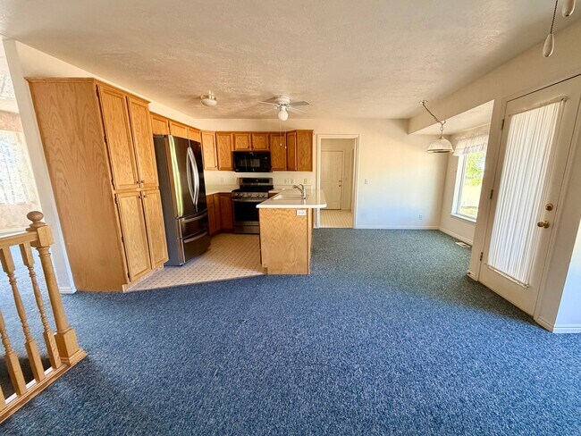 Building Photo - 2008 W 12510 S