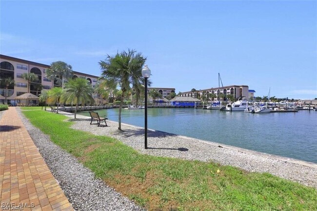 Building Photo - 1011 Anglers Cove