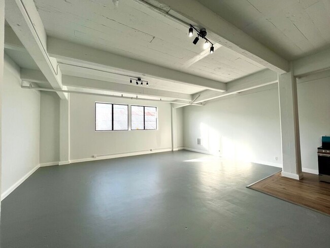 Building Photo - 1341 58th Ave