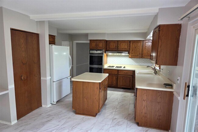Building Photo - 515 Hobnail Cir