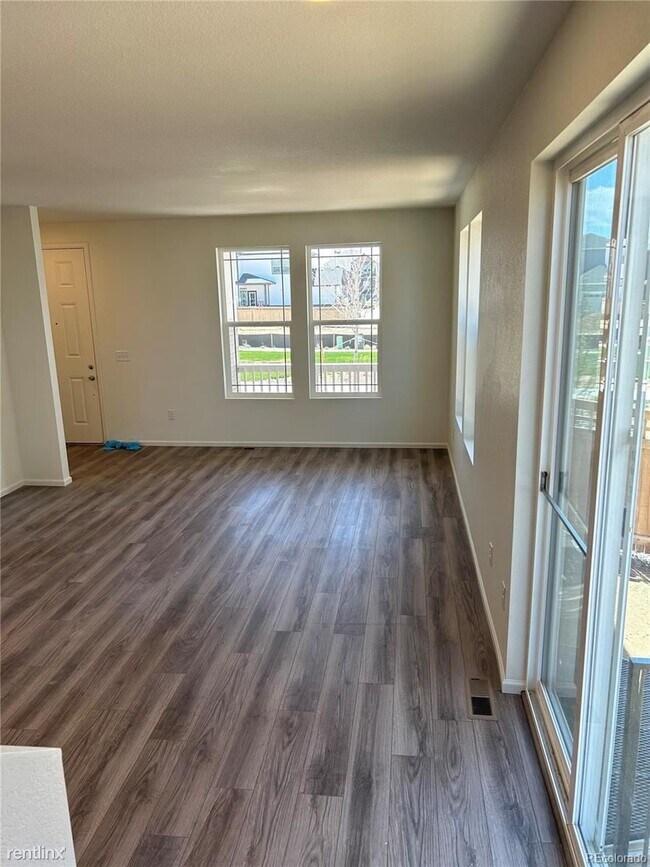 Building Photo - 3 br, 2.5 bath House - 6361 North Malaya S...