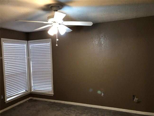 Building Photo - 685 Grenadine Ct