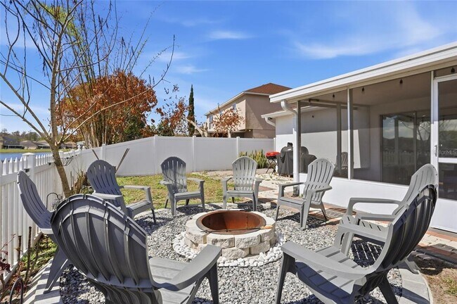 Building Photo - 10608 Laxton St