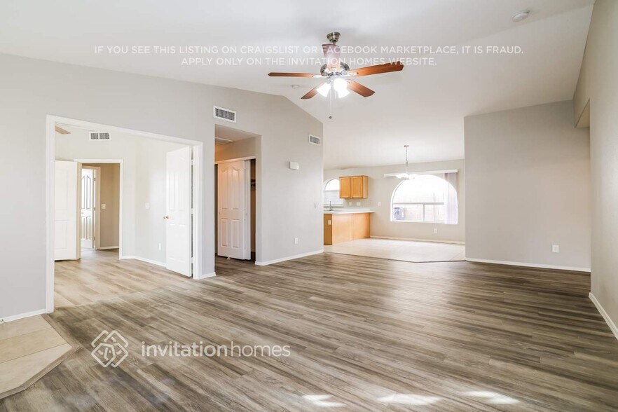 Building Photo - 12534 W Edgemont Ave