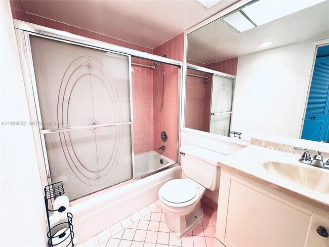 Building Photo - 250 174th St