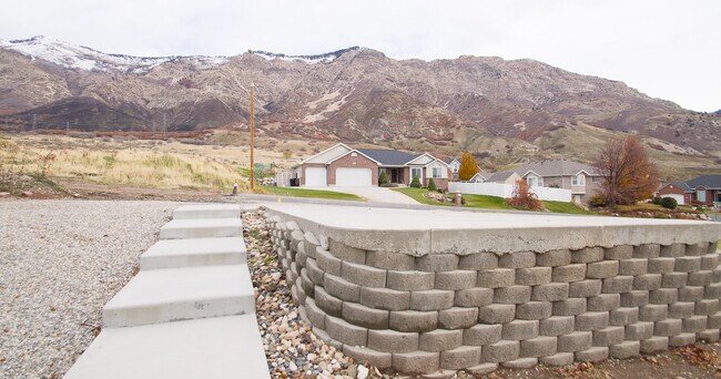 Building Photo - 1084 E 3400 N