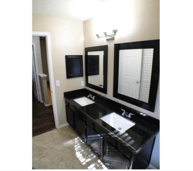 Building Photo - 18843 Appletree Hill Ln