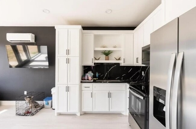 Building Photo - 13 Rd 660