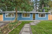 Building Photo - Updated 3BD Lake Oswego Home - Prime Location