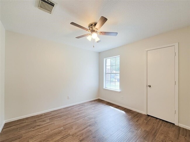 Building Photo - 19331 River Bottom Rd