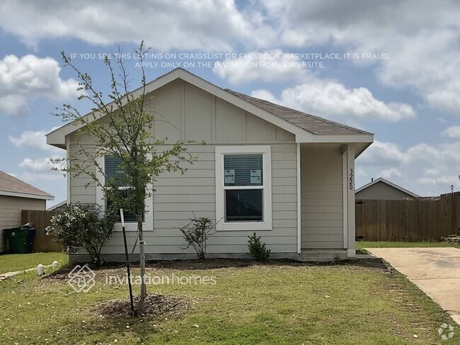 Building Photo - 3220 Crestone Dr
