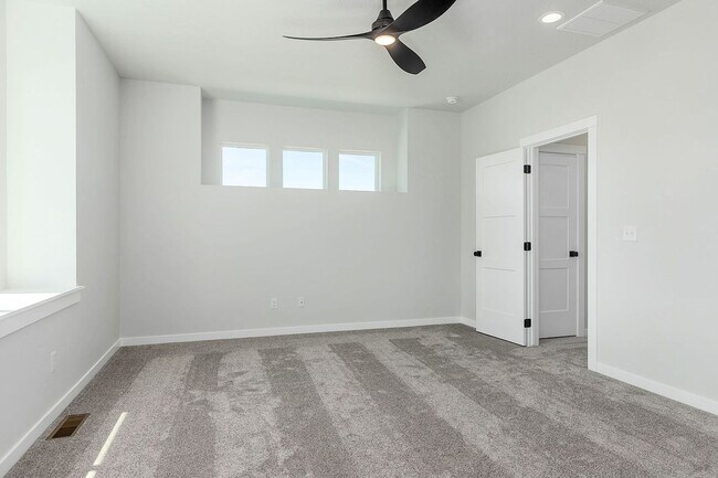 Building Photo - 6821 W Riverwood St