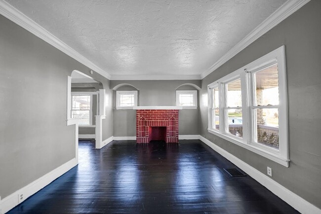 Building Photo - 3598 E 143rd St