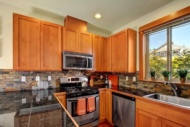 Building Photo - Beacon Hill Townhouse