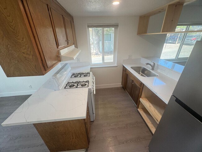 Building Photo - 2340 Villanova Cir