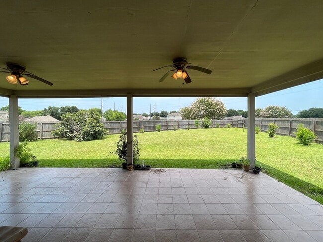 Building Photo - 15202 Lynford Crest Dr