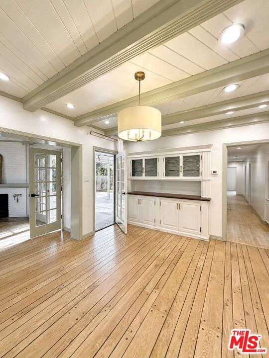 Building Photo - 341 S Rodeo Dr