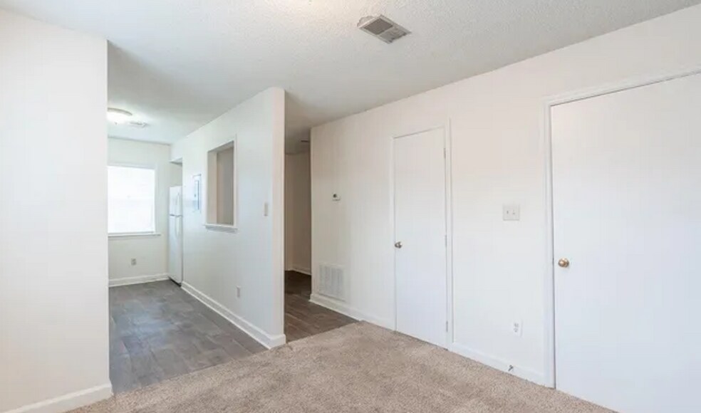 Building Photo - 2510 Avent Ferry Rd