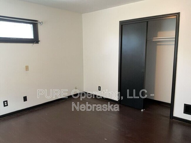 Building Photo - 5236 Ames Ave