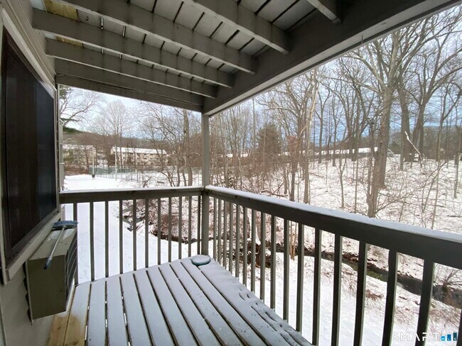 Building Photo - 7 Padanaram Rd