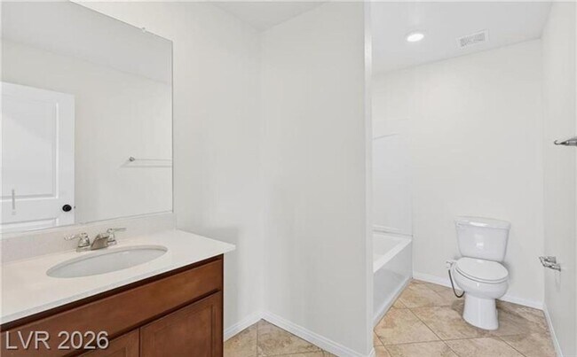 Building Photo - Gorgeous , 5 bedroom /3 Bath  with huge backyard finished with pavers! Great location!