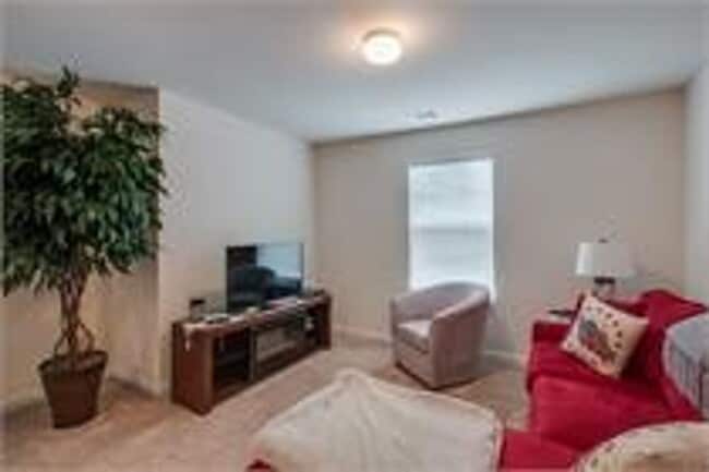 Primary Photo - Beautiful 4bd 2.5ba home with Community Am...
