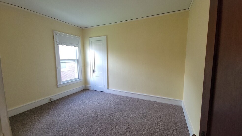 Bedroom 1 - 601 Park Ave