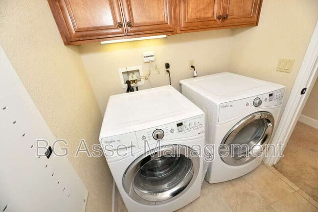 Building Photo - 1240 Sonata Dr