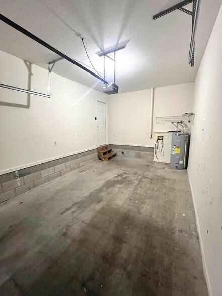 Building Photo - 260 Executive Ave