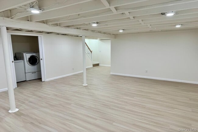 Building Photo - 6 Merle Pl