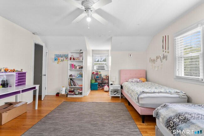 Building Photo - 214 Country Rd