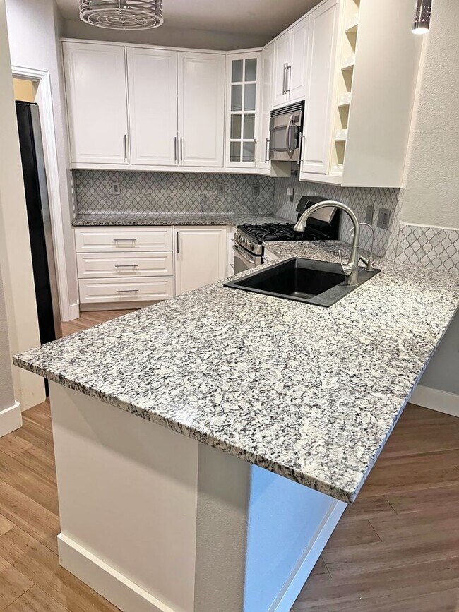 Building Photo - Great 2 Bdrm 2 Bath Condo in Lake Dallas Tx