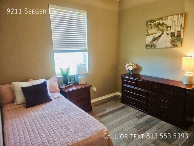 Building Photo - 9211 Seeger Ln