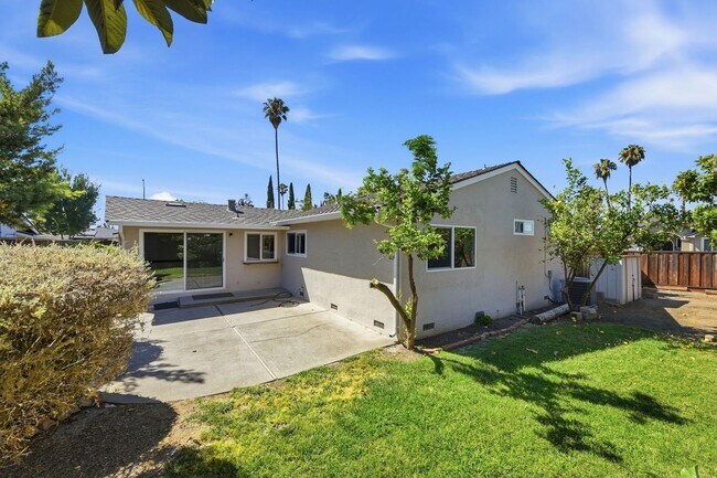 Building Photo - 5880 Taormino Ave