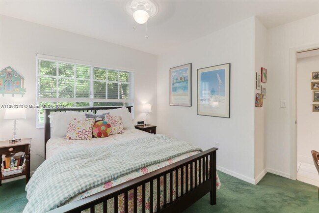 Building Photo - 7548 SW 58th Ave
