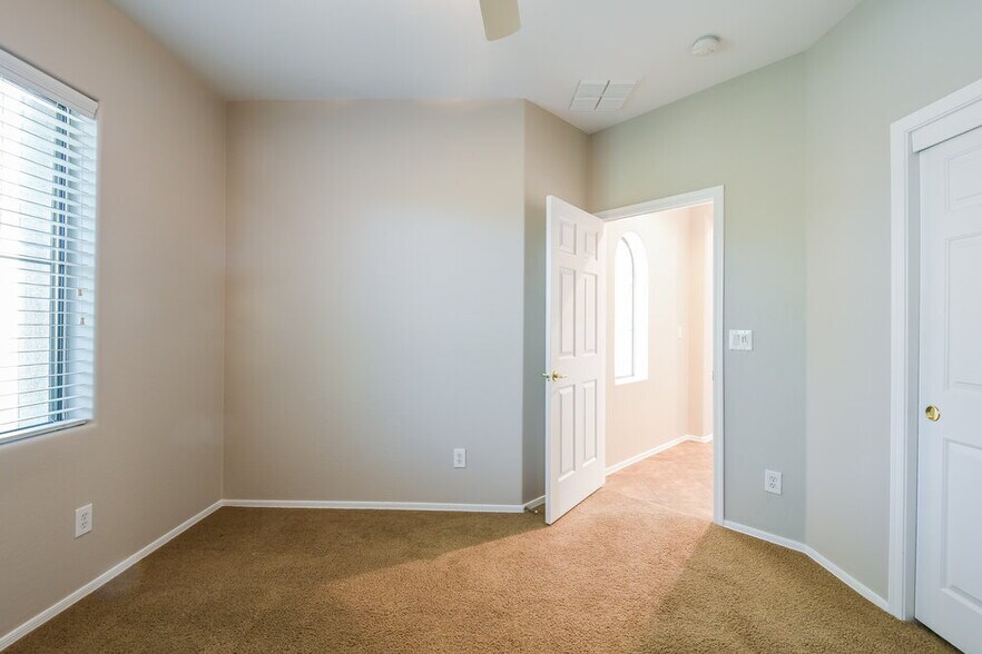 Building Photo - 41113 N Prestancia Way