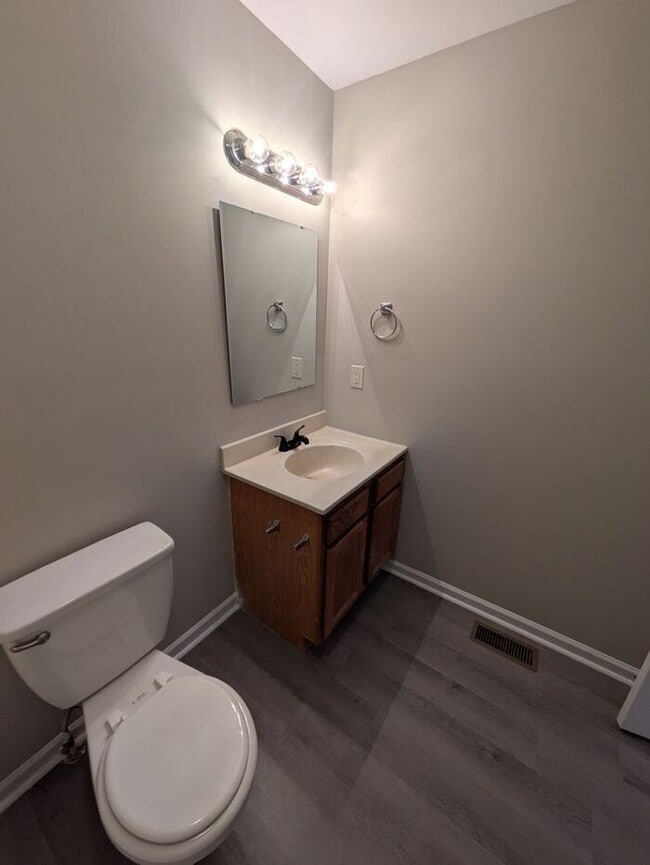 Building Photo - 2BD/1BA Unit in Newton