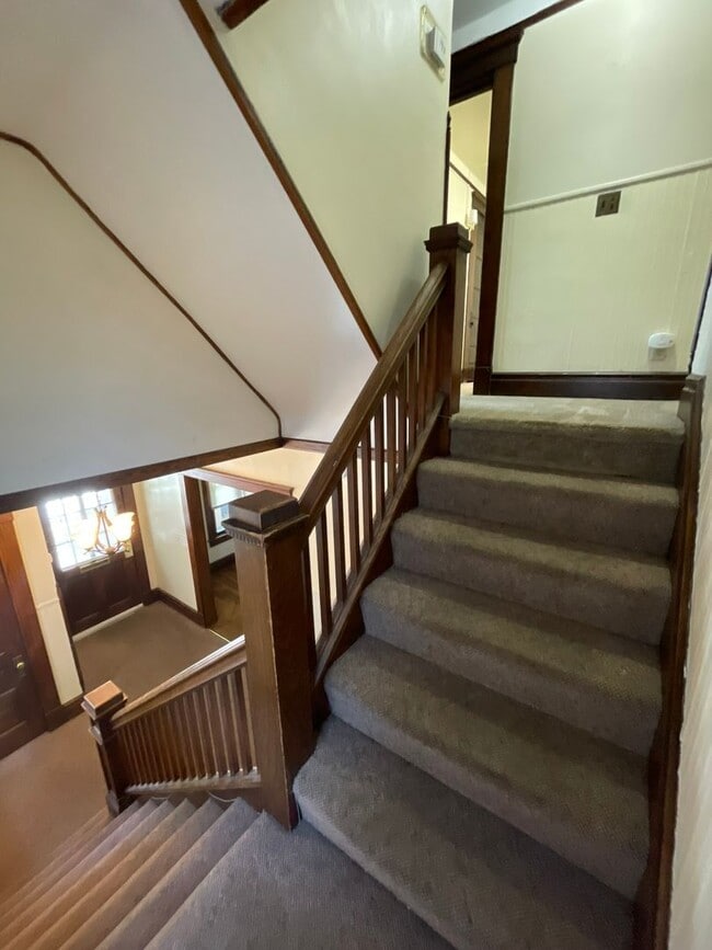 Building Photo - 410 E William St