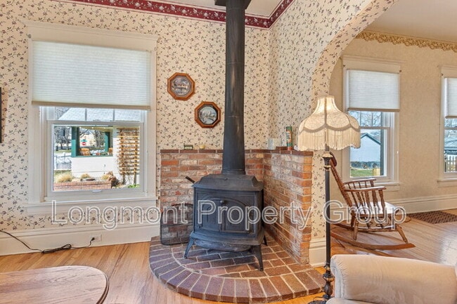Building Photo - 632 Bross St