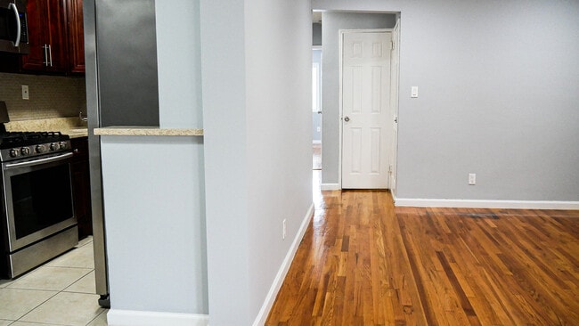 Building Photo - 3410 Bronxwood Ave