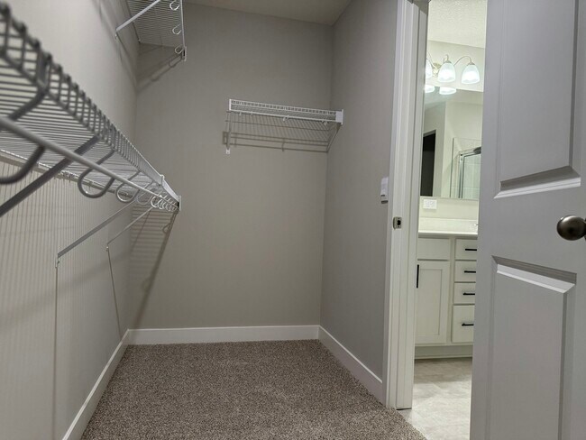 Building Photo - 8397 Brumby Trl