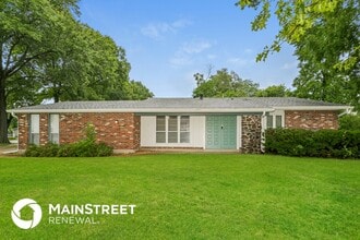 Building Photo - 900 Broadhurst Dr